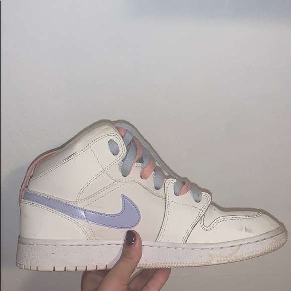 Jordan 1 Mid Swoosh Nike